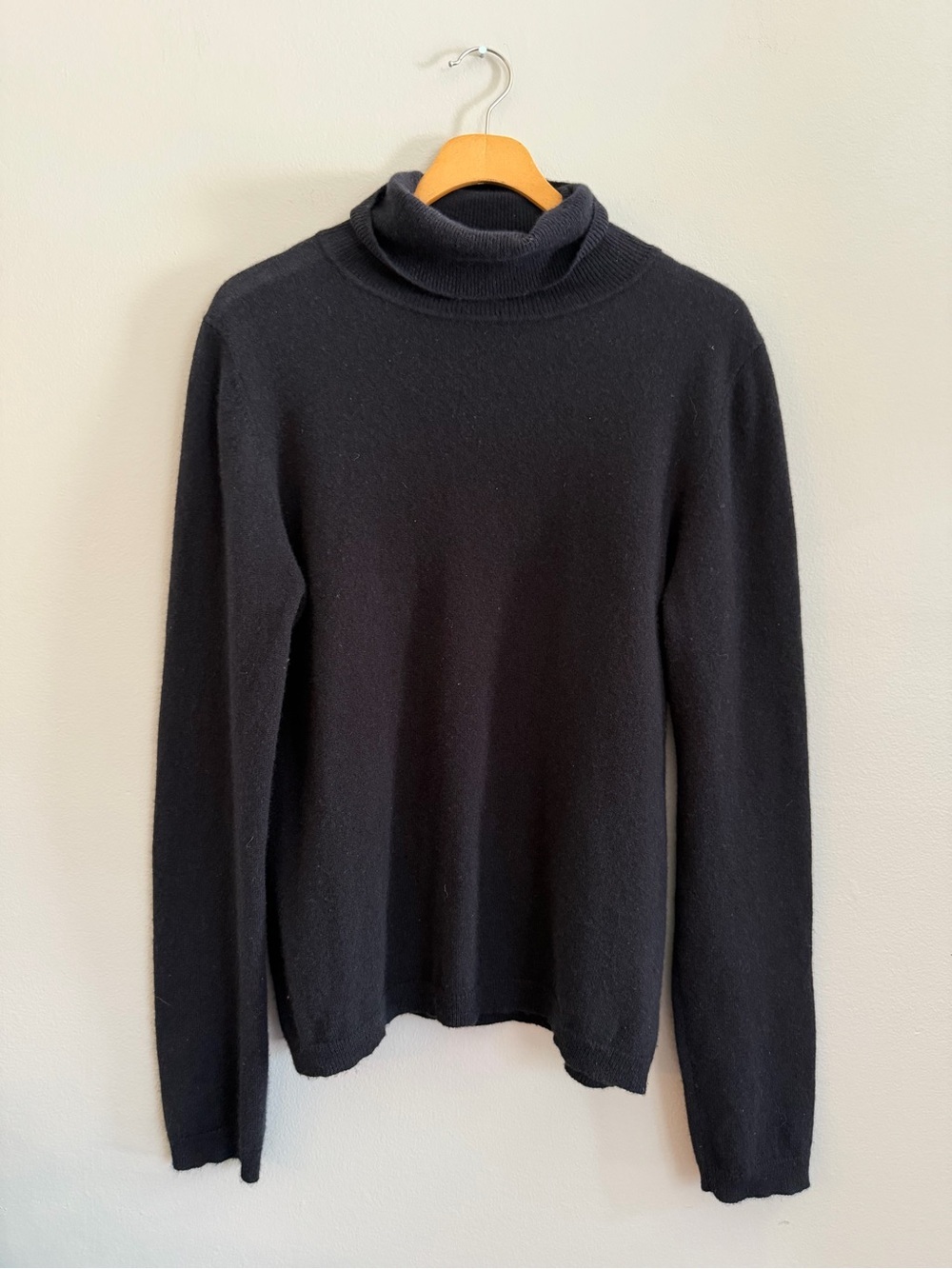 Garnet Hill 100% cashmere turtleneck sweater size L